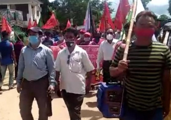 TSU-TYF held protest rally at Gandachara with various demands TSU-TYF held protest rally at Gandachara with various demands